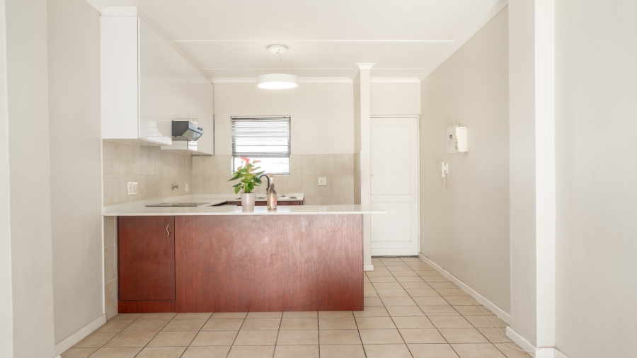 To Let 2 Bedroom Property for Rent in Vredekloof East Western Cape